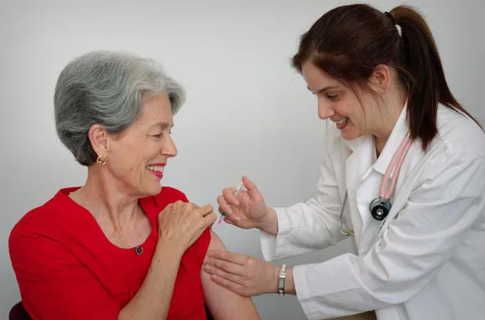 adult vaccination-foto